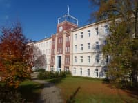 Rada Libereckého kraje doporučila rozdělení Obchodní akademie, Hotelové školy a Střední odborné školy Turnov